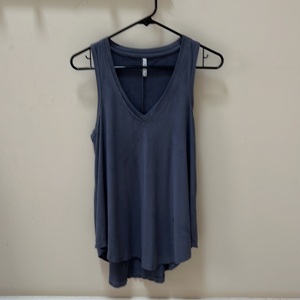 Z Supply dark purple vegan suede v neck sleeveless top Size S - Picture 2 of 5